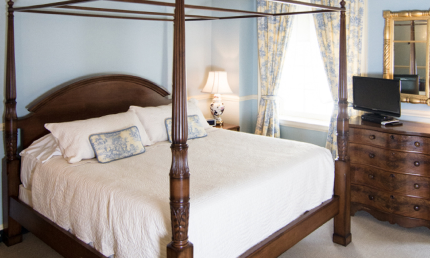 Four post bed at a bed and breakfast